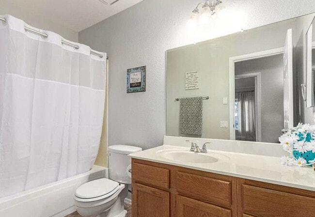 Photo - 1381 W Gary Dr