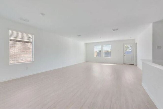 Photo - For Rent: Beautiful 4-Bedroom Home in Sherman, TX