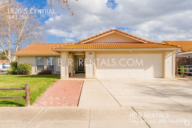 Building Photo - Cozy 3-Bed Retreat with Fireplace Charm in... Rental