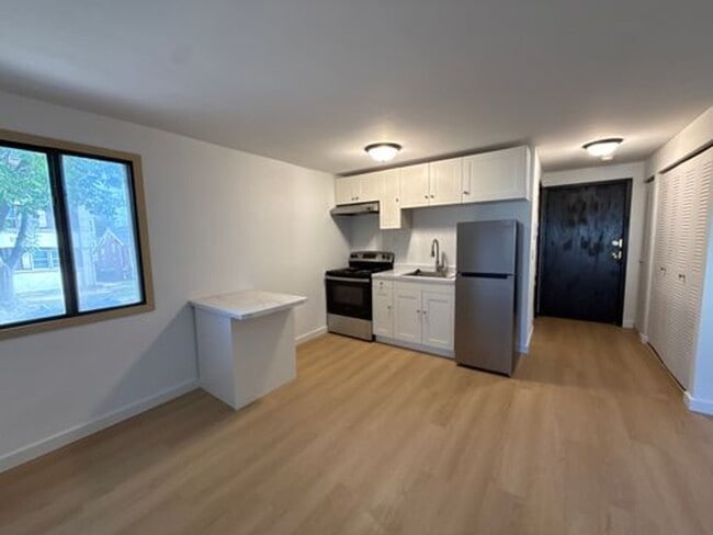 Courtyard Apartments