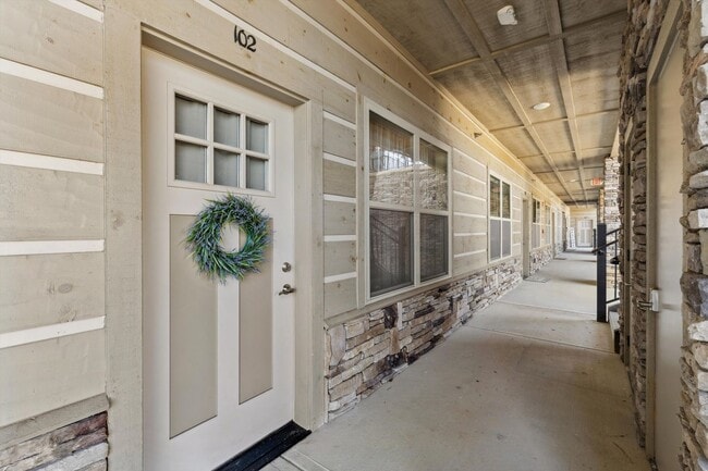 Photo - 235 Bishop Cap Cir