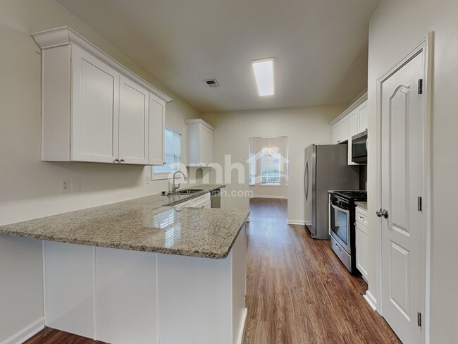 Photo - 92 Brookvalley Crossing