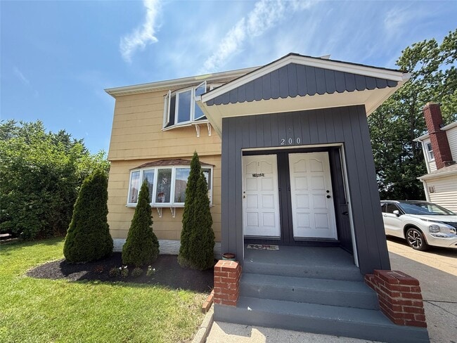 Photo - 200 Nassau Ln Townhome