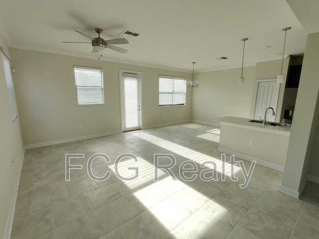 Photo - 1242 Sandwedge St