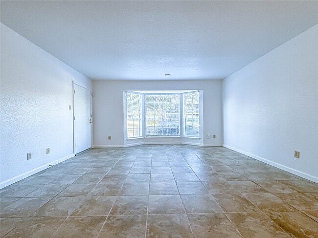 Photo - 9201 Clarewood Dr Unit 198