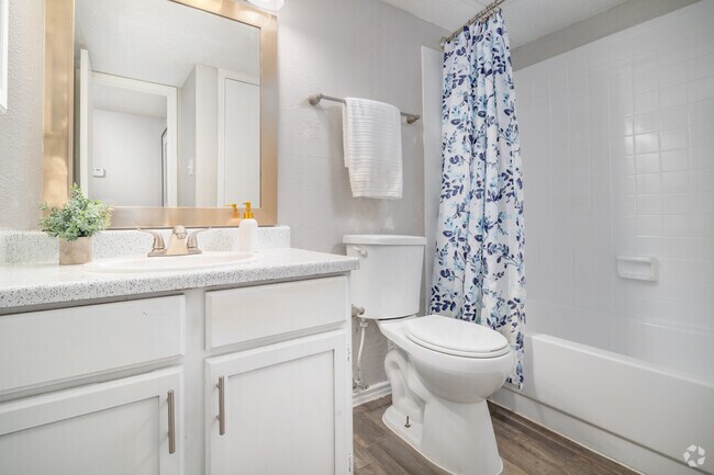1BR, 1BA - 655SF Bathroom - City Crest Apartments