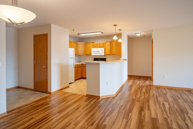 Photo - Washington Court Apartments