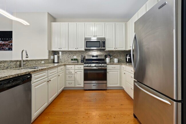 1600 S Prairie Ave