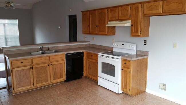 Photo - 5428 Gardendale St