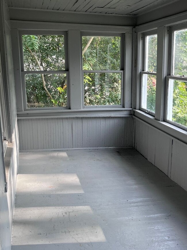 Photo - Charming Colonial in the Heart of Akron!