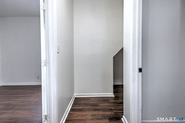 483 Ferry St Unit 1