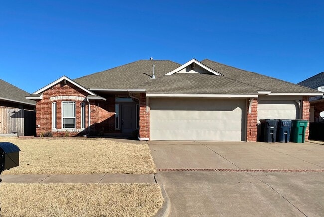 Building Photo - Great 4 Bed In Edmond Schools!!