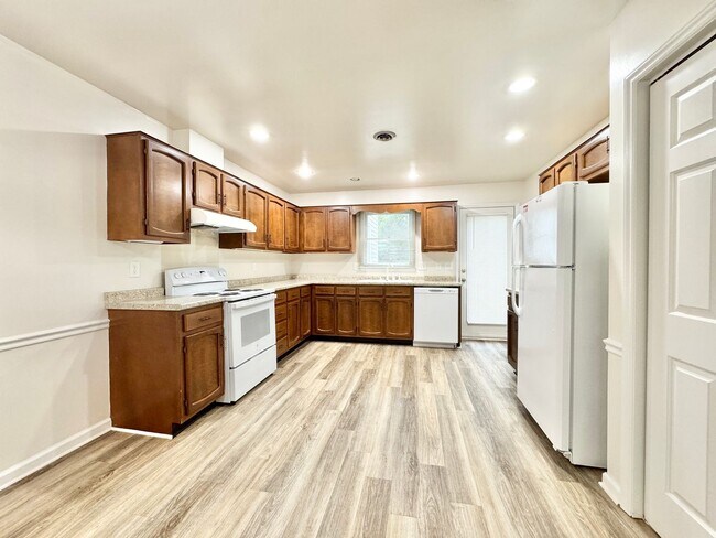 Photo - Outstanding 2BR End Unit Brown Quarters townhome