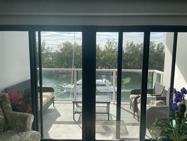 Photo - 1401 N Riverside Dr Unidad 603