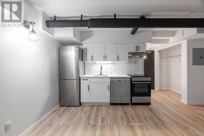 Photo - 330 Clarence St Unit B2