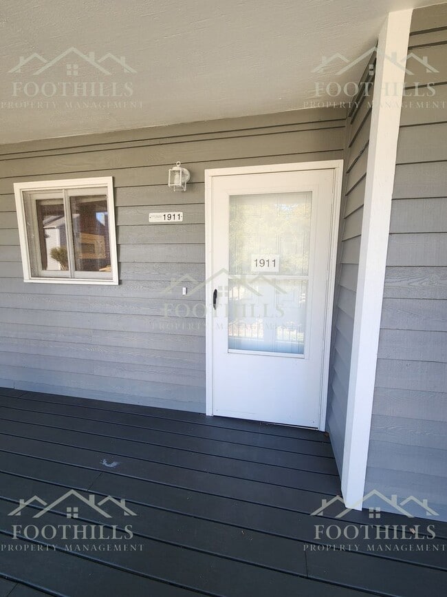 Building Photo - 1911 Northlake Dr