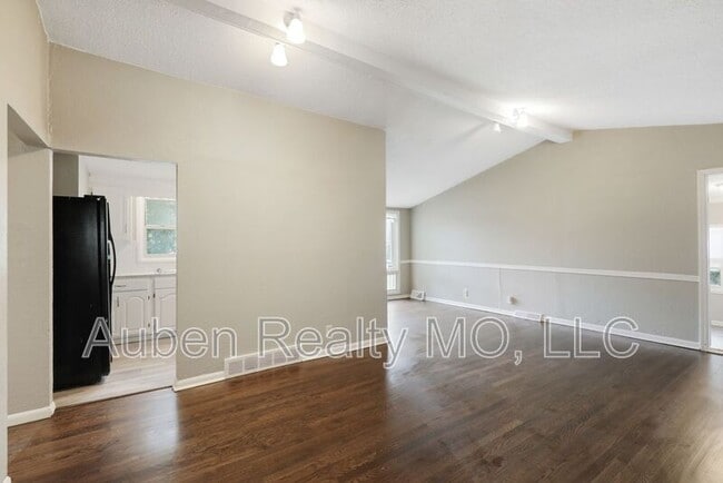Photo - 7510 Manchester Ave