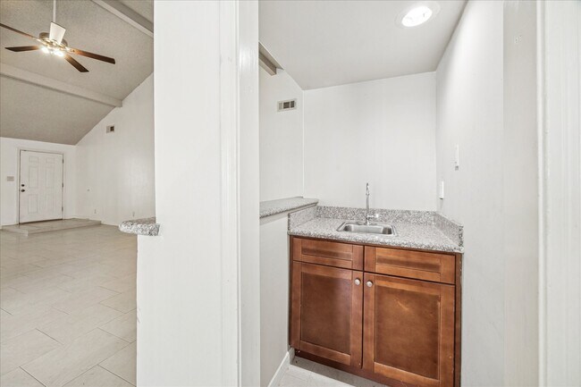 Photo - 1907 Sedgie Dr