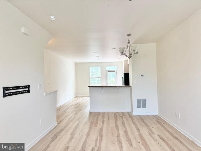 Photo - 127 Streamview Dr