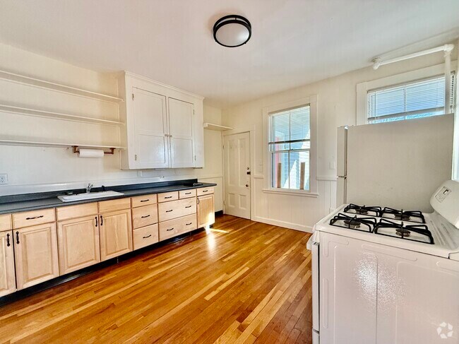 Building Photo - 85 College Ave Unit 2B Rental