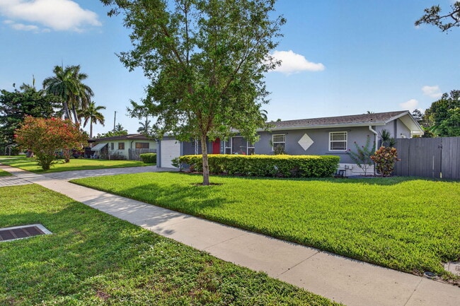 Photo - 1240 SW 3rd Terrace