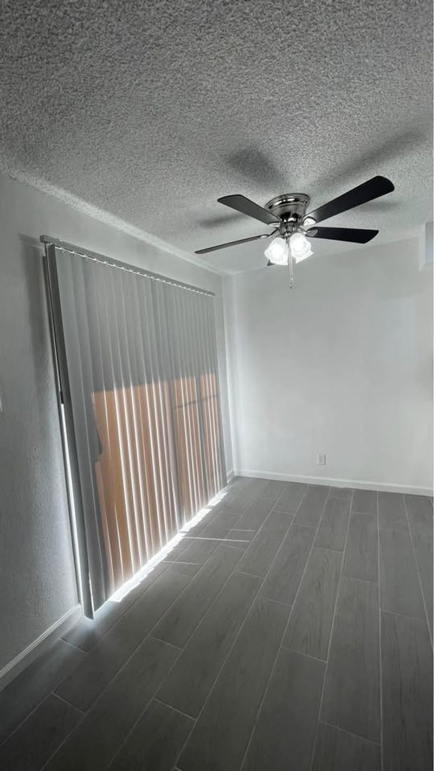 1800-1818 Rexford Dr