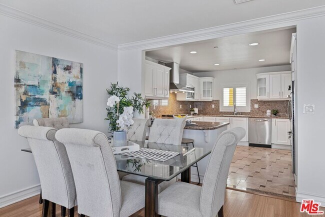 Photo - 123 S Clark Dr Unit PH1