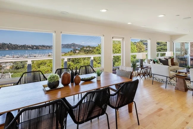 Photo - 118 Cazneau Ave