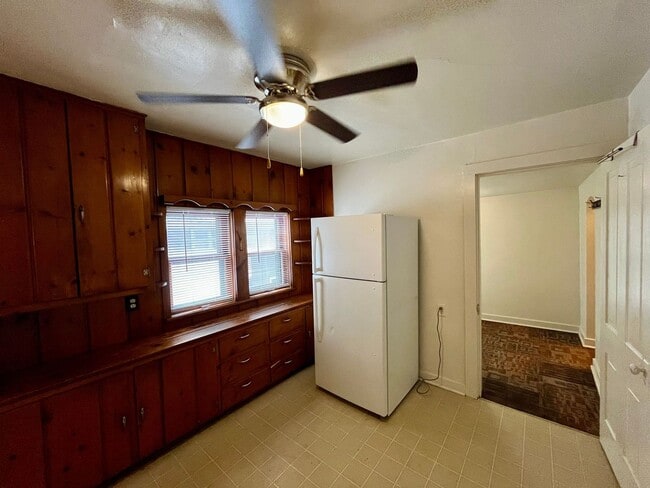 Building Photo - 701 Scott St Unit #A