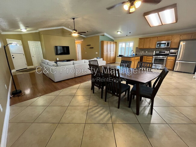 Photo - 716 San Joaquin Ct
