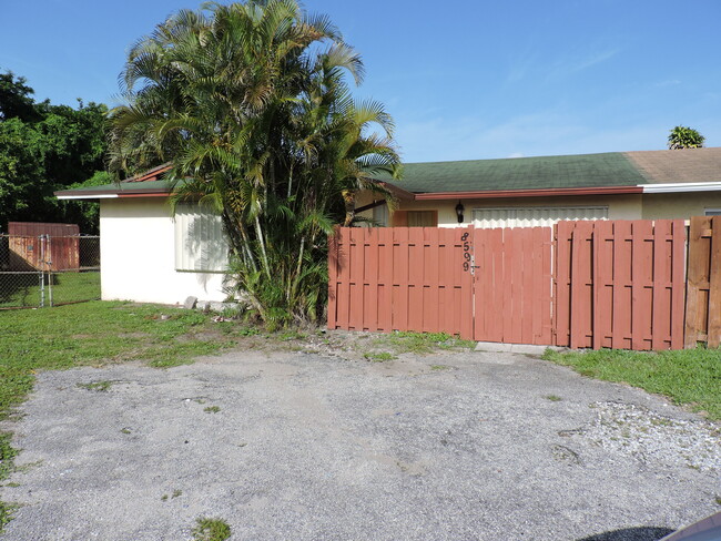 Building Photo - 8599 Crater Ter