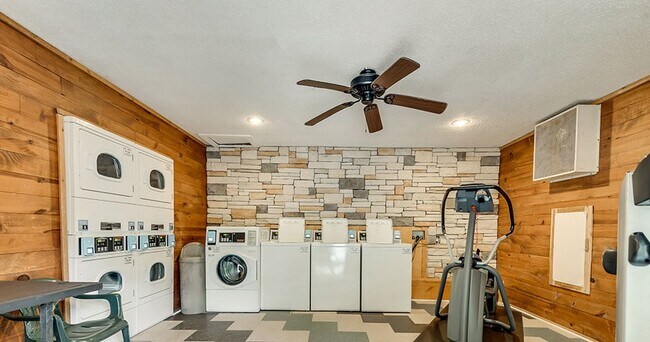 River Oaks Apartments
