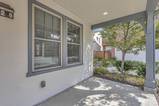 Photo - 928 Valencia Ave