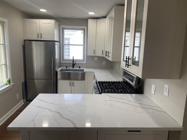 Photo - 824 E Hampton Rd