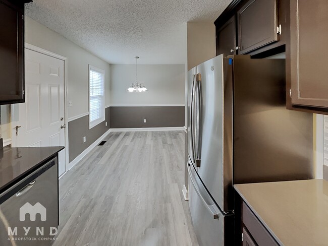 Photo - 608 Helms Dr