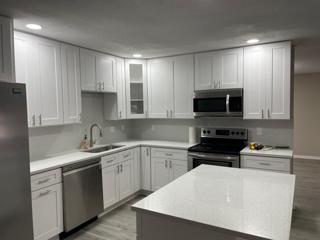 Building Photo - 4550 Ewell Rd Rental