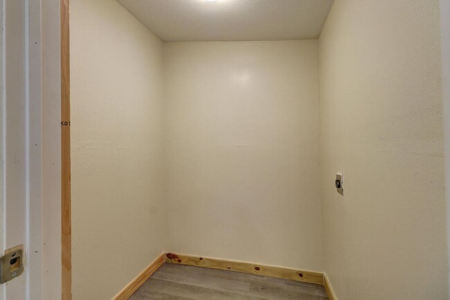 Photo - 907 Laredo St