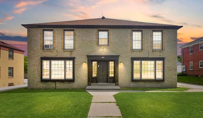 Photo - 9203 W Wisconsin Ave Unidad 2