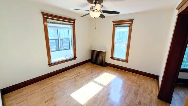 Photo - Spacious 2 Bedroom Apartment in Northeast Unit 1