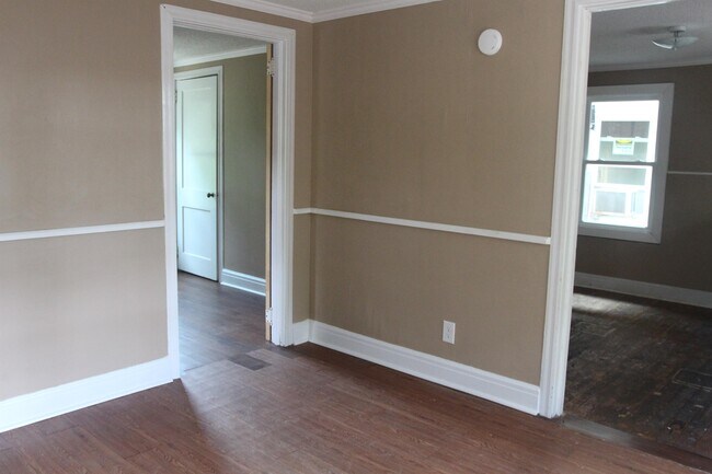 Photo - 702 N Harding St