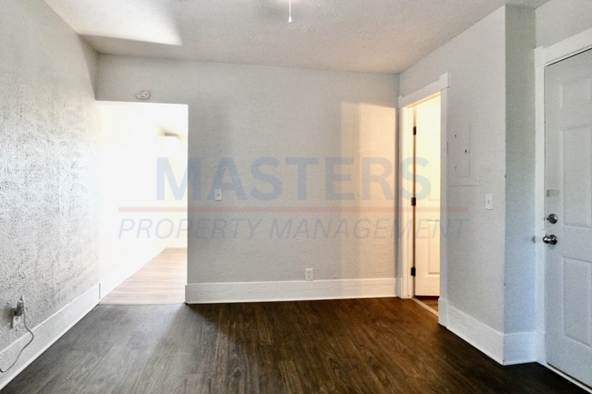Photo - 420 Barker St Unit C