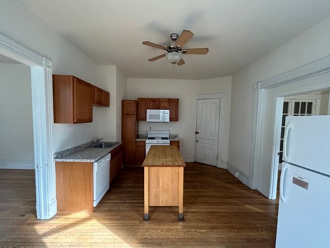 Photo - 315 N Pinckney St