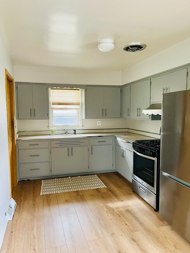 Photo - 8406 Parrish Ave