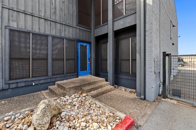 Photo - 909 Reinli St Unit 101