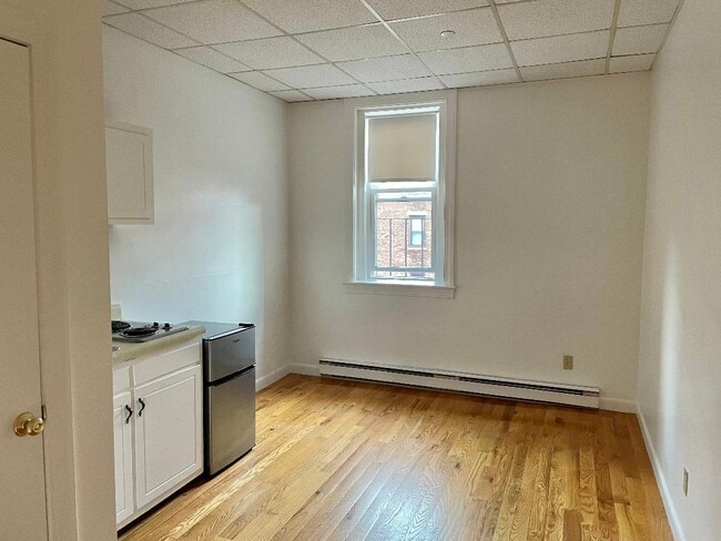 903 Beacon St Unit 8