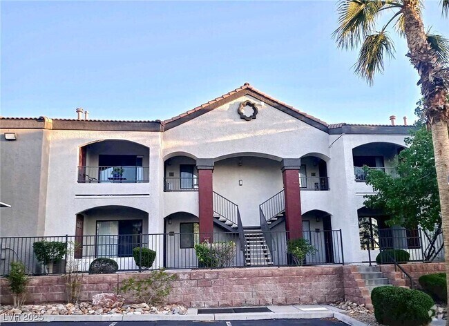 Building Photo - 950 Seven Hills Dr Unit 717 Rental