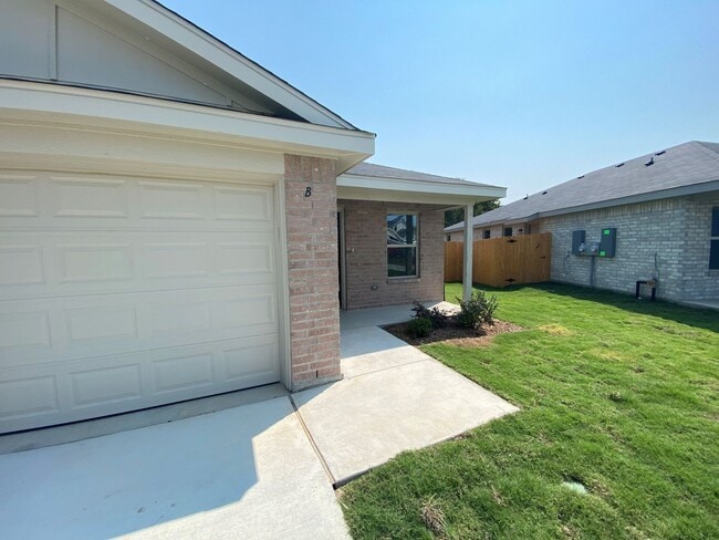 Building Photo - 2302 Zanoletti Ct Unit B-SHOWABLE