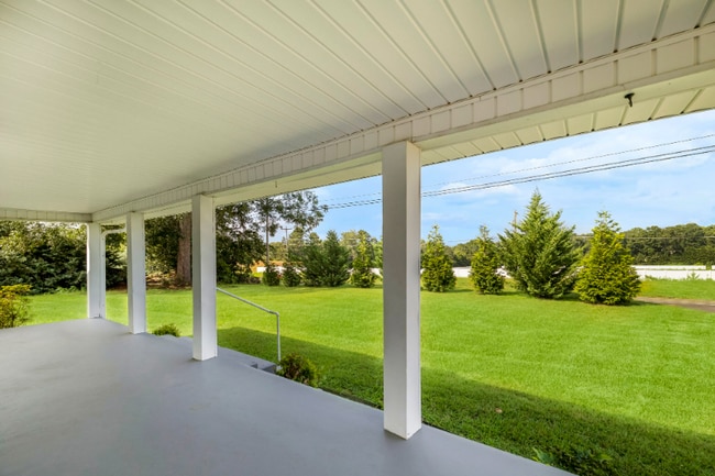 Photo - 2811 Locust Hill Rd