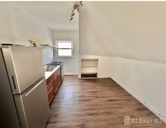 Photo - 121 Kossuth St Unit 2