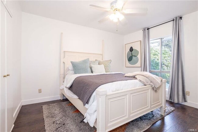 Photo - 16216 Plummer St